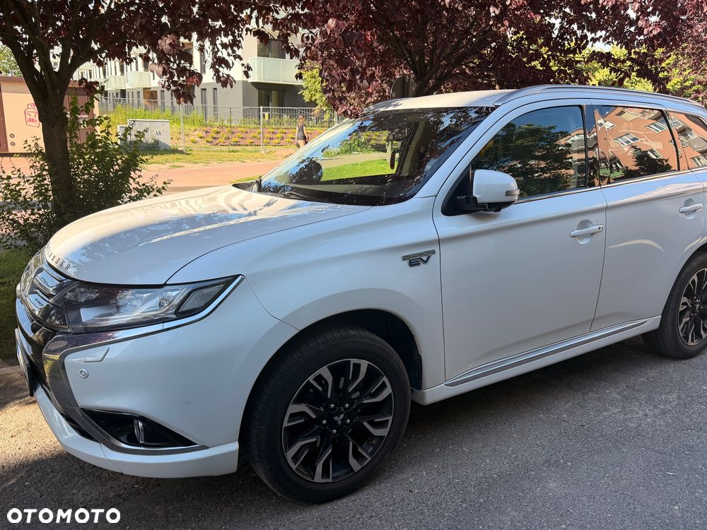 Mitsubishi Outlander 2.0 Instyle Navi 4WD CVT - 9