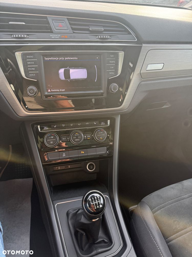 Volkswagen Touran 2.0 TDI BMT Highline - 40