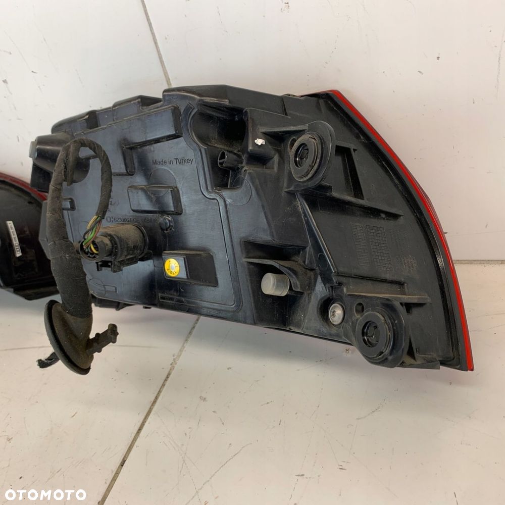 Lampa tył tylna prawa Matrix 2szt w klapę i w błotnik AUDI A8 D4 LIFT 16r - 12