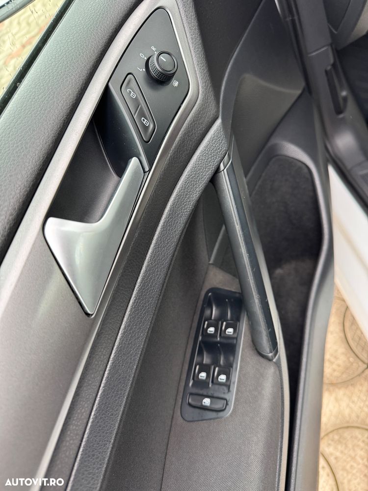 Volkswagen Golf 1.6 TDI BlueMotion Technology Comfortline - 15