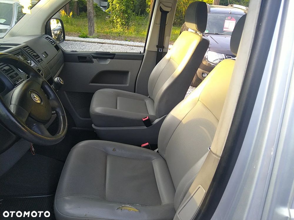 Volkswagen Caravelle - 26