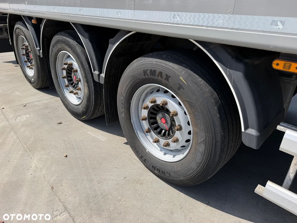 Stas Ruchoma podłoga 94m3 Podłoga 10 mm 2018 rok - 9