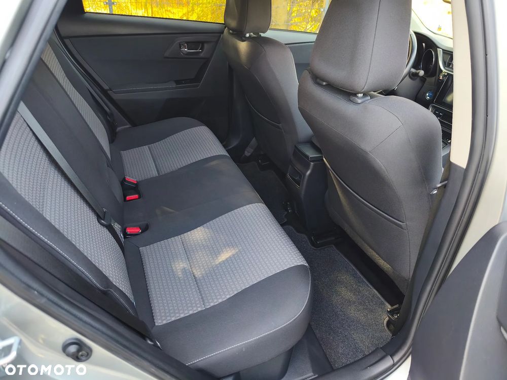Toyota Auris - 24