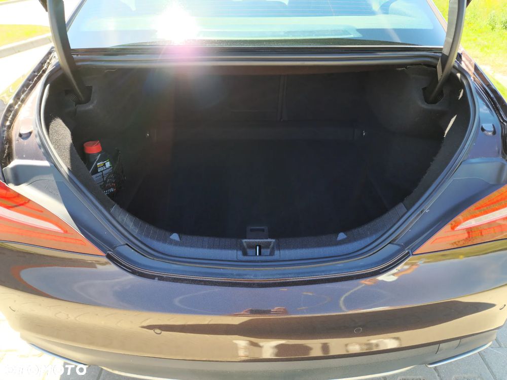 Mercedes-Benz CLA 180 7G-DCT - 6