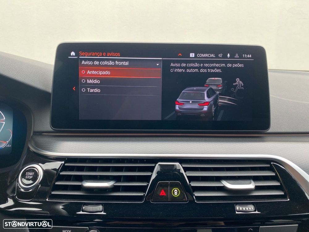 BMW 520 d Pack Desportivo M Auto — fotografia 11