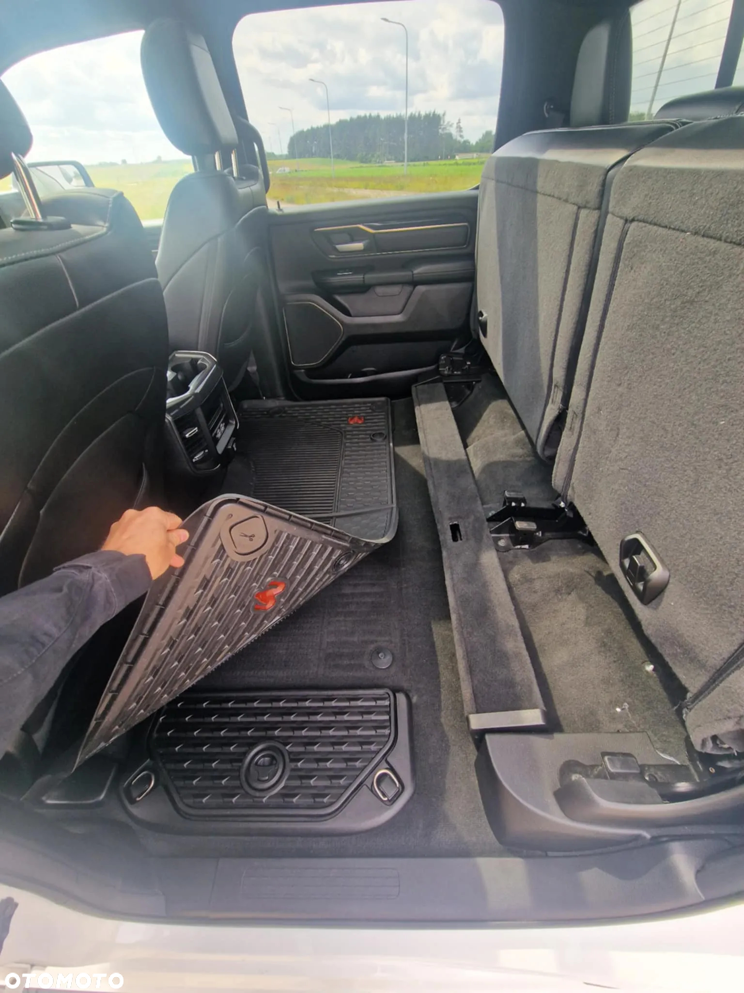 Dodge RAM 1500 5.7 4x4 - 12