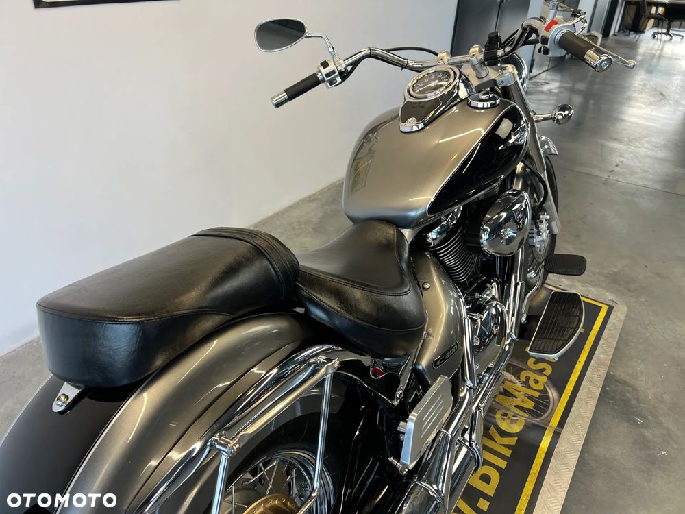 Suzuki Intruder - 30