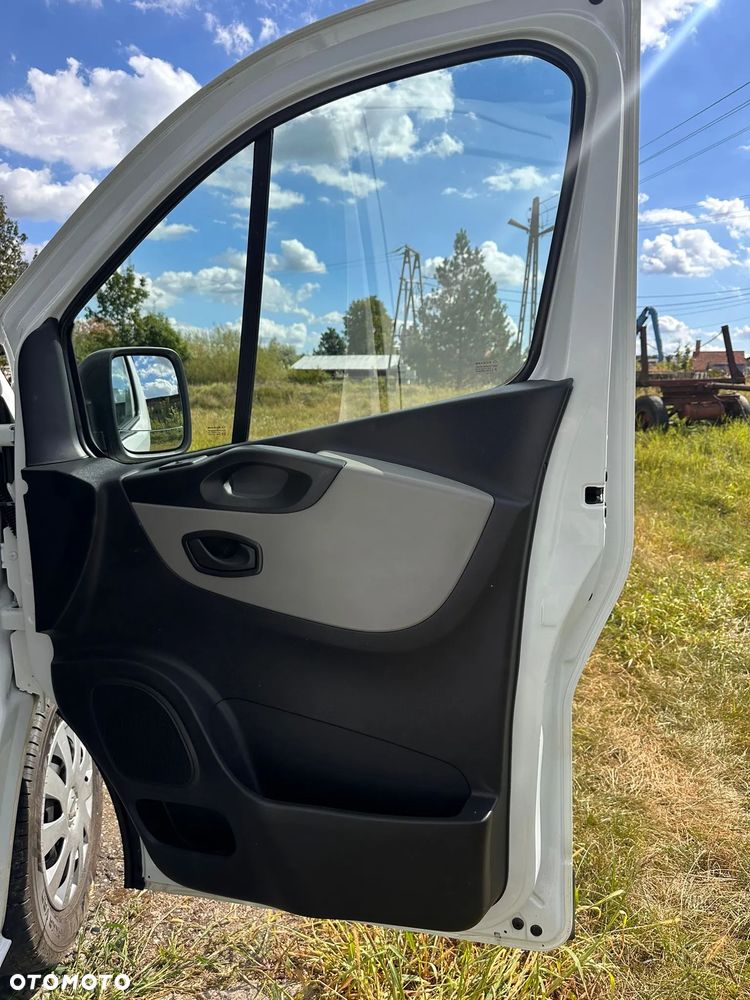 Renault Trafic L1H1 1.6 diesel 145kM, manual, 2019 rok BAGAŻNIK DACHOWY THULE, KAMERA COFANIA, HAK, CZUJNIKI PARKOWANIA, ORGINALNY PRZEBIEG! - 37