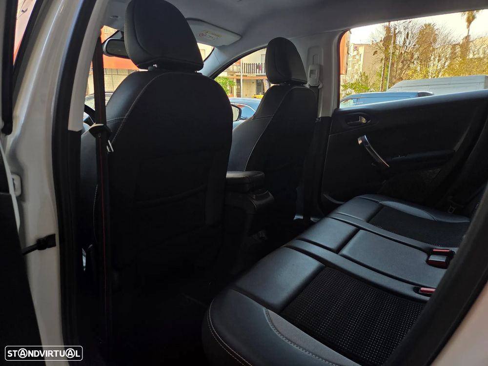 Peugeot 2008 PureTech 110 GPF Stop&Start EAT6 Crossway - 19