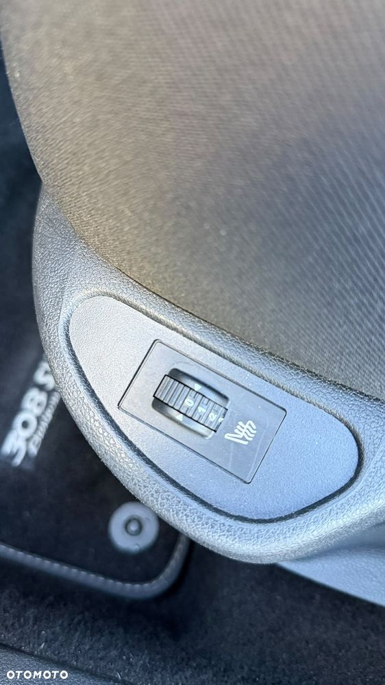 Peugeot 308 1.6 e-HDi Access S&S - 13