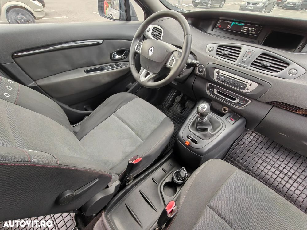 Renault Grand Scenic 1.6 dCi Stop&Start Energy Privilege - 9