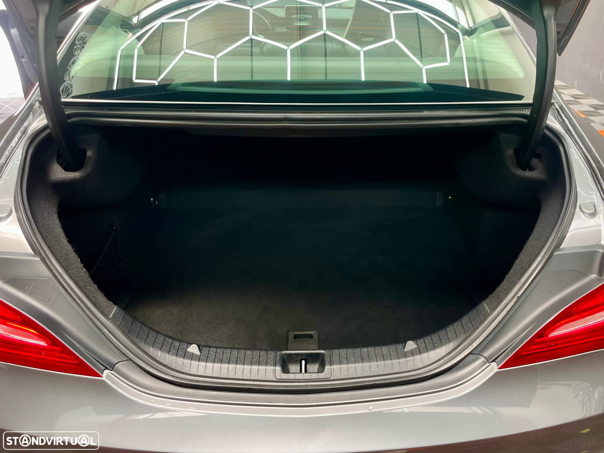 Mercedes-Benz CLA 200 d AMG Line - 31