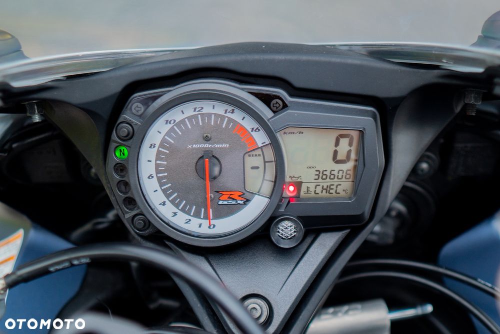 Suzuki GSX-R - 24