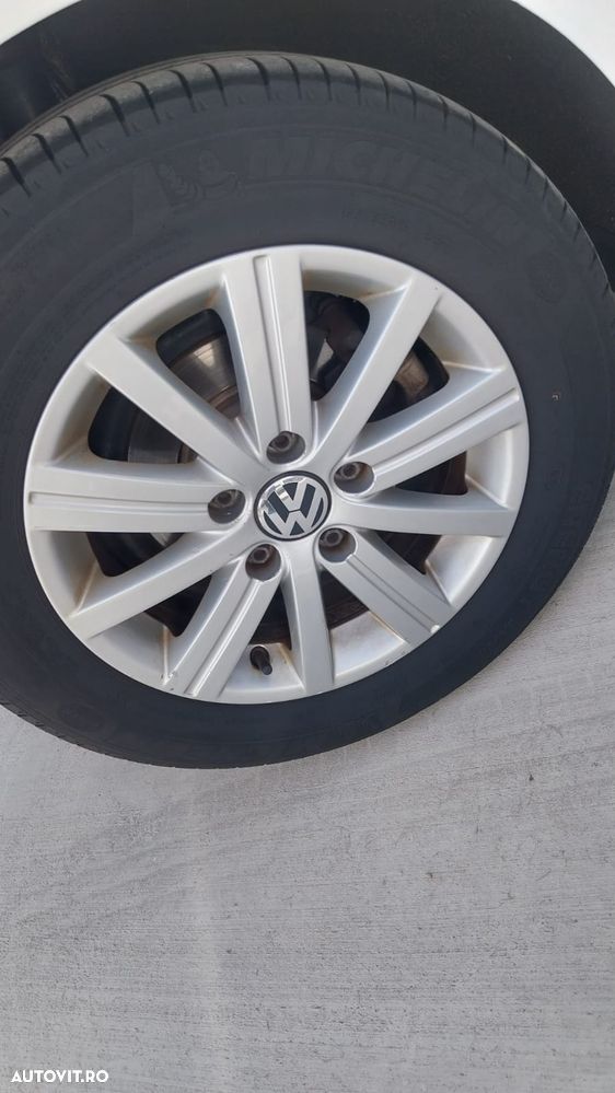 Volkswagen Golf 1.6 TDI DPF Trendline - 8