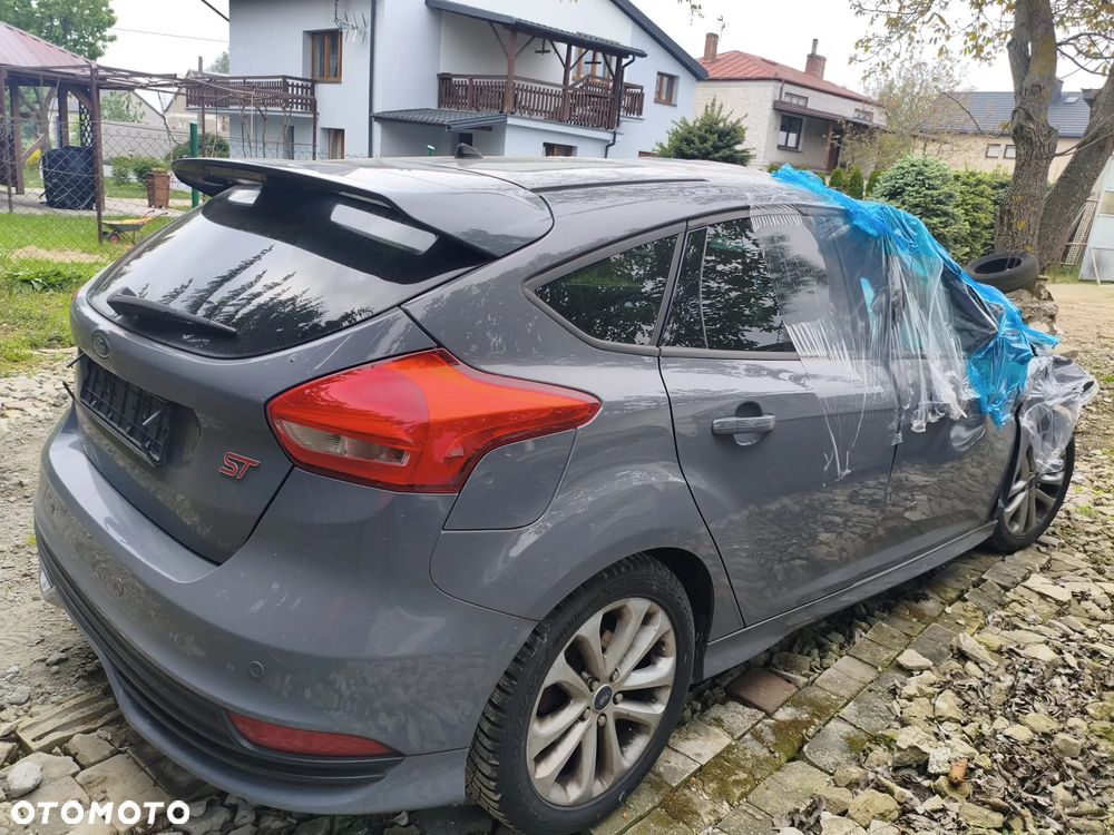 Ford Focus 2.0 EcoBoost ST - 2