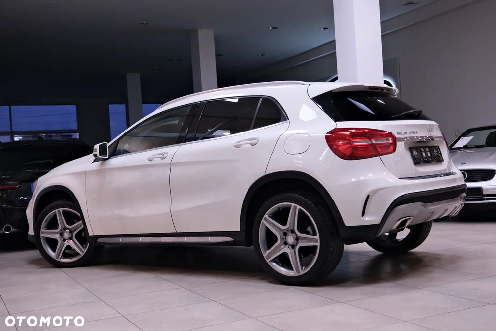 Mercedes-Benz GLA 250 7G-DCT SCORE - 13