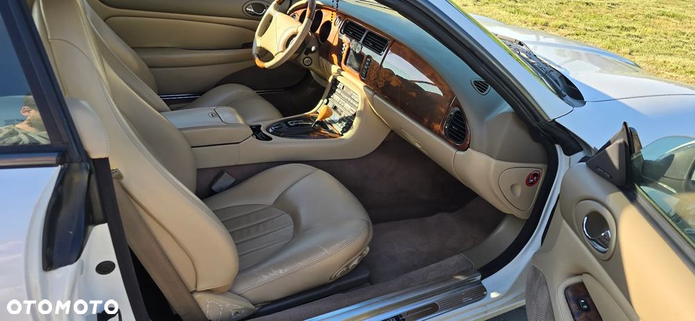 Jaguar XK8 4.0 - 25