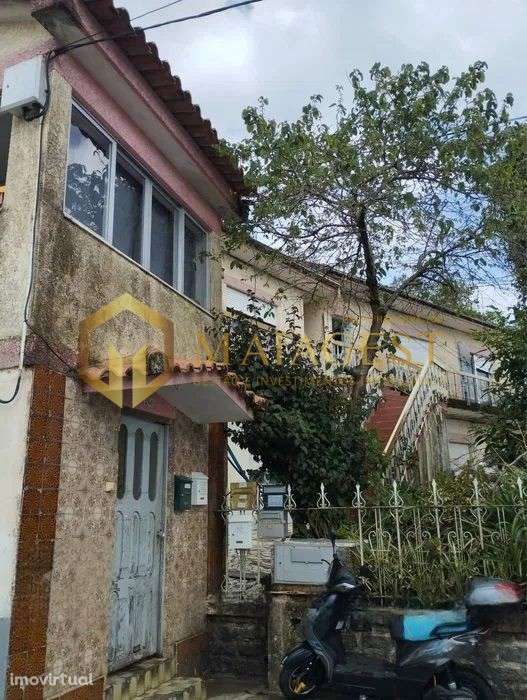 Moradia para recuperar com projeto de transformação em Serzedo - Grande imagem: 2/13