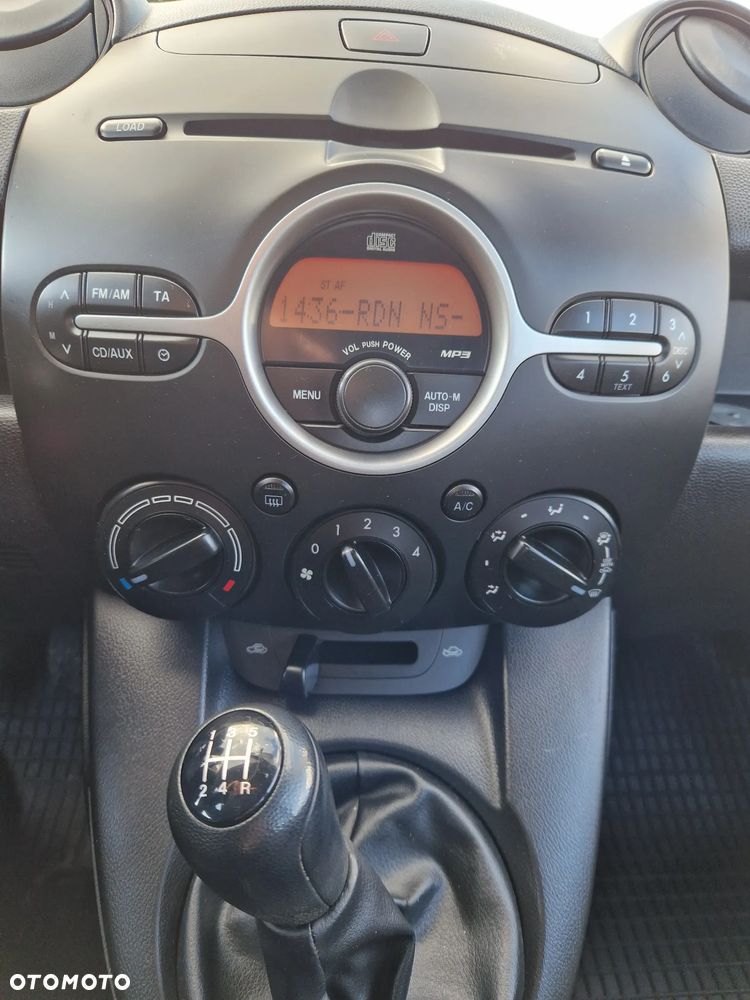 Mazda 2 - 15