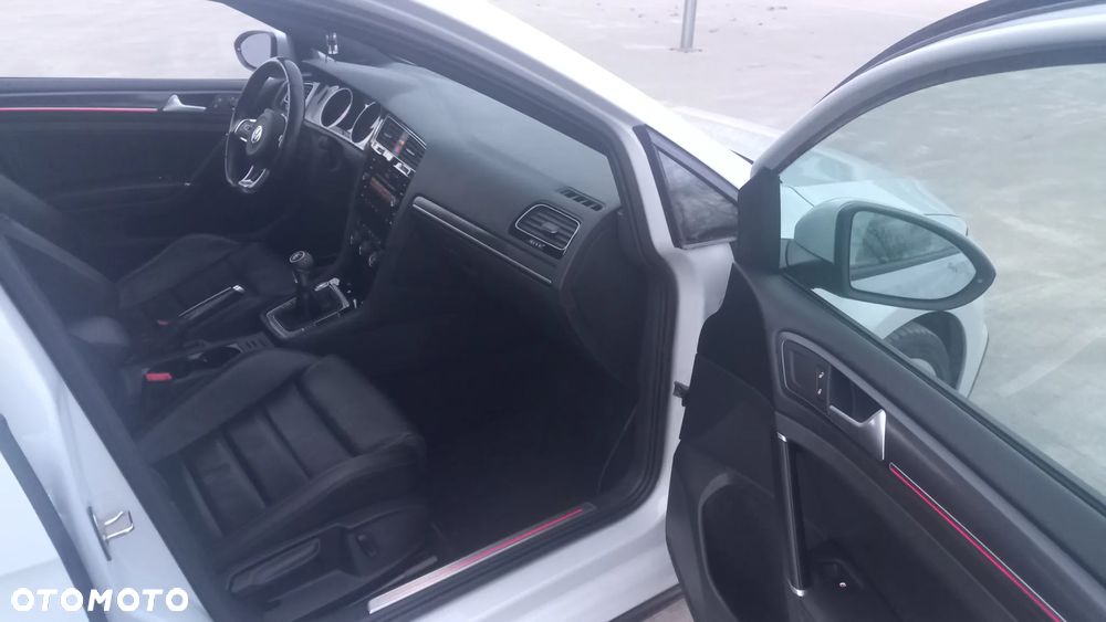 Volkswagen Golf 2.0 TSI BMT GTI Performance - 26