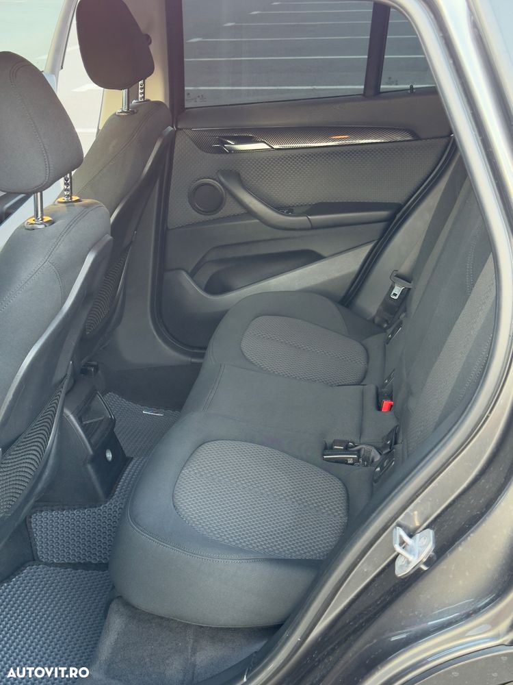BMW X1 sDrive20d EfficientDynamics - 11