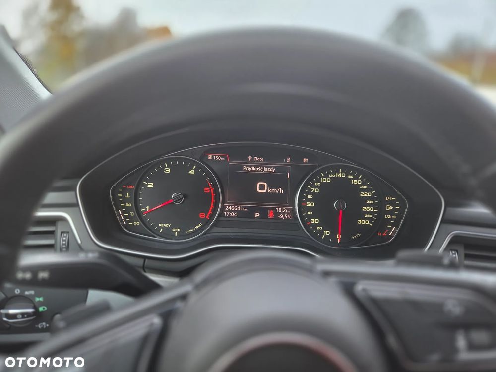 Audi A4 Avant 2.0 TDI Design S tronic - 24