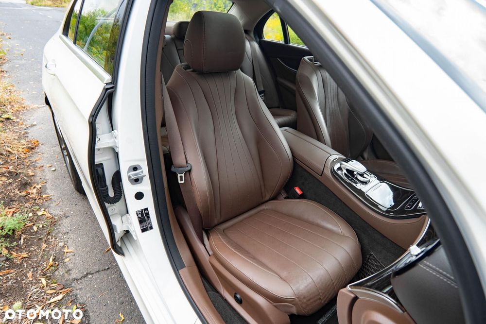 Mercedes-Benz Klasa E 220 d 9G-TRONIC Exclusive - 16