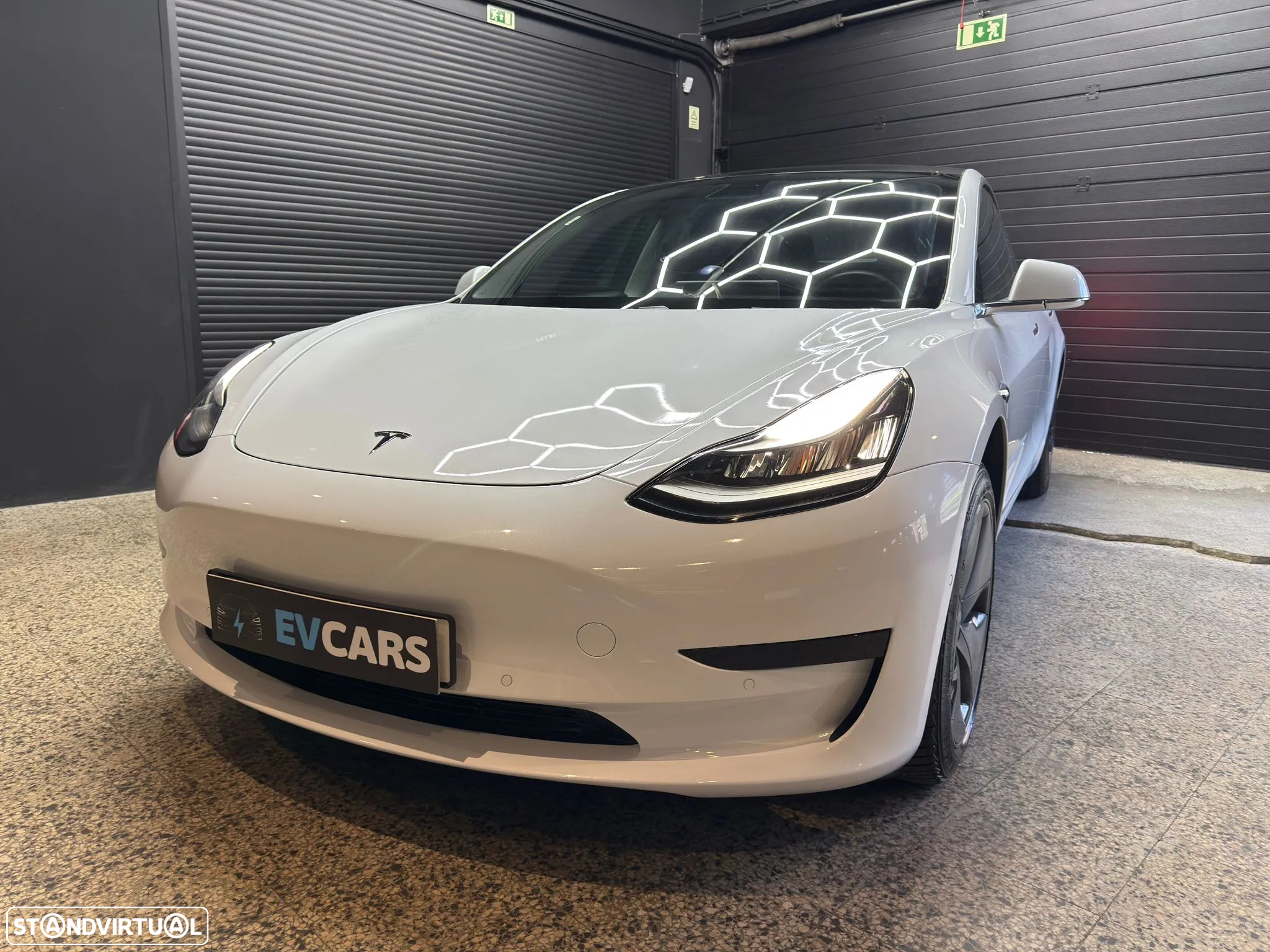 Tesla Model 3 Standard Range Plus RWD - 5