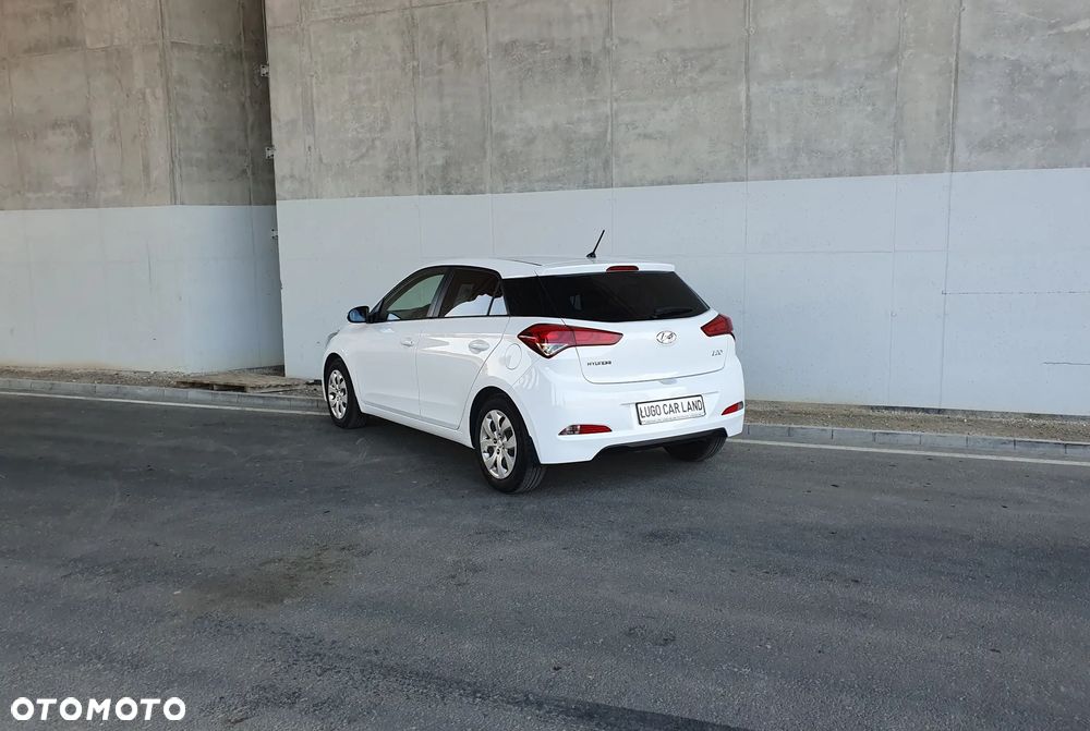 Hyundai i20 1.2 Passion - 4