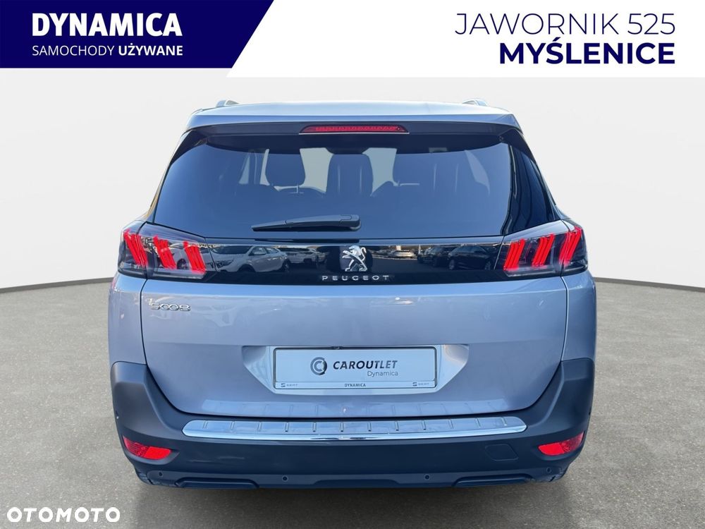 Peugeot 5008 - 8