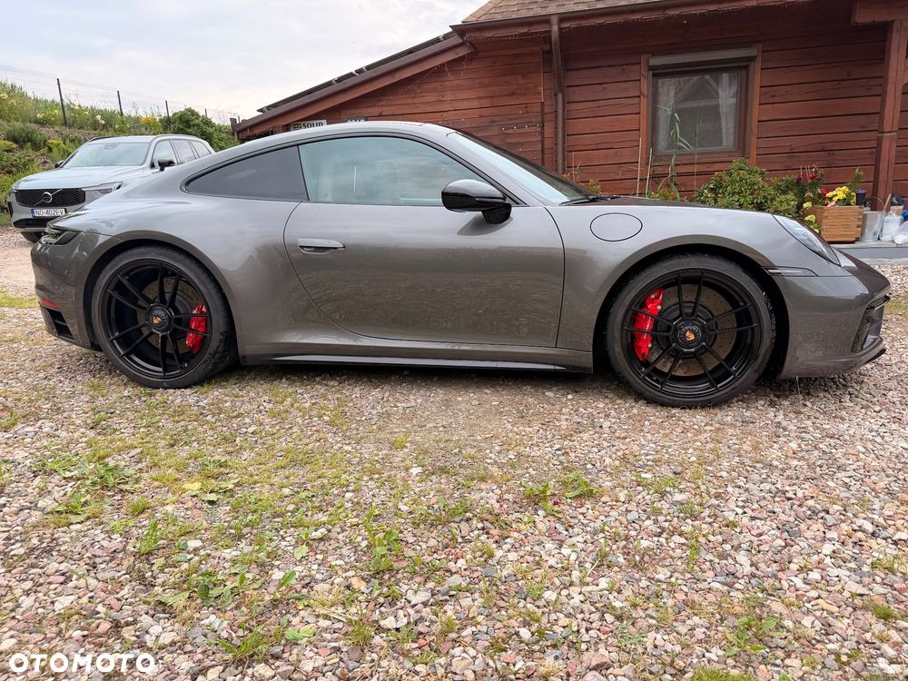 Porsche 911 Carrera GTS - 6