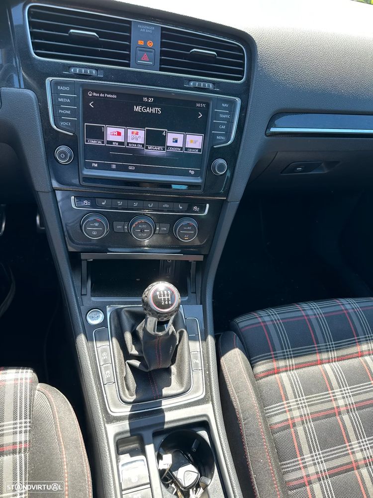 VW Golf GTI BlueMotion - 14