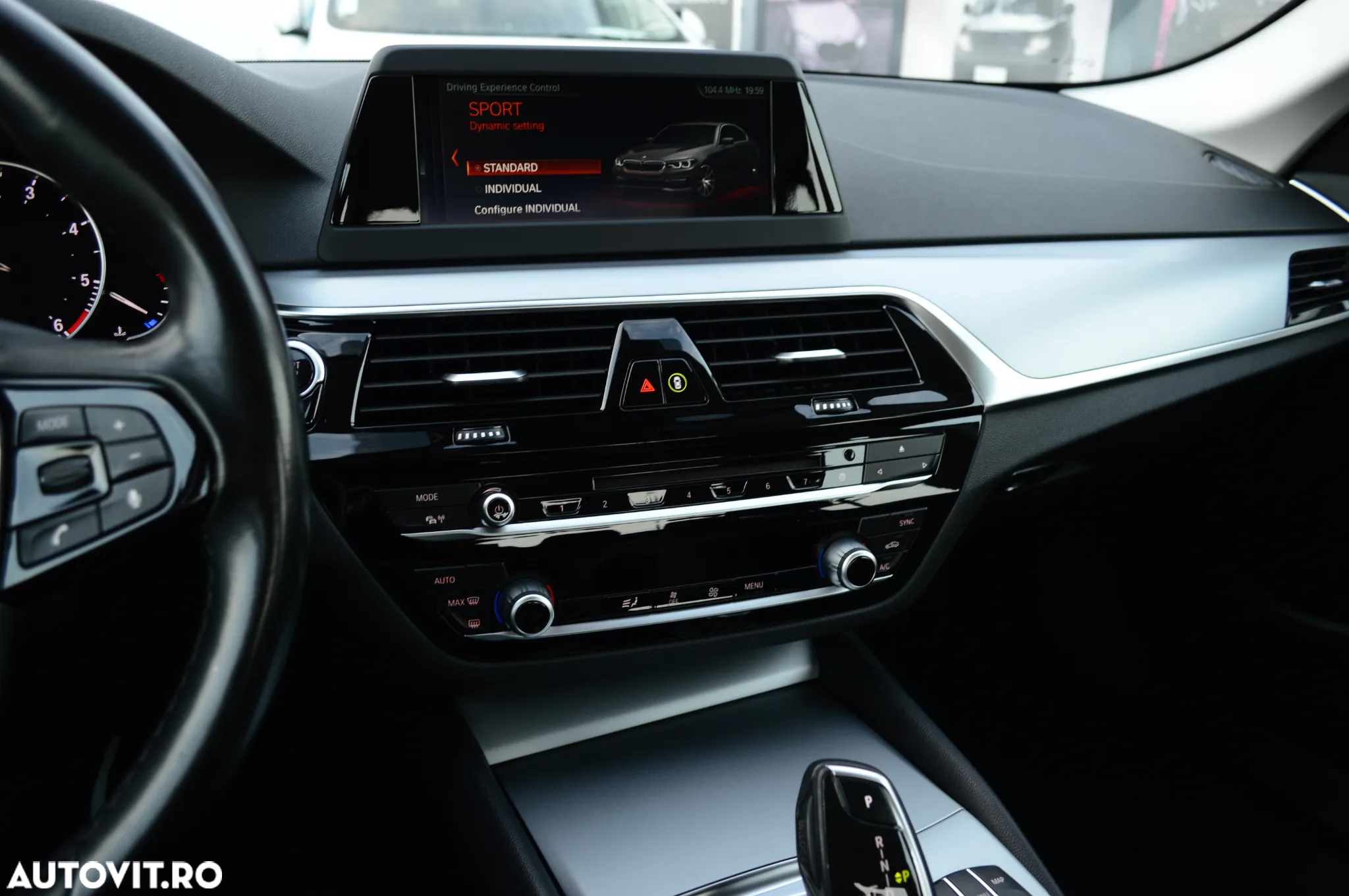 BMW Seria 5 520d xDrive Aut. - 29