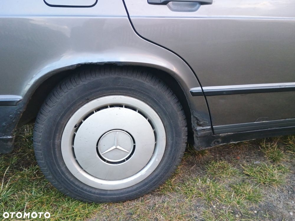 Mercedes-Benz W201 (190) - 13