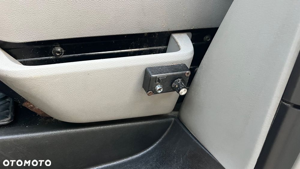 Volkswagen Caravelle - 22