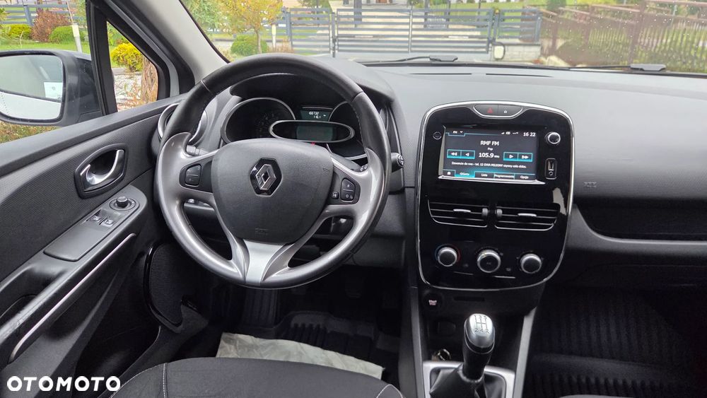 Renault Clio 1.2 16V 75 Night and Day - 23