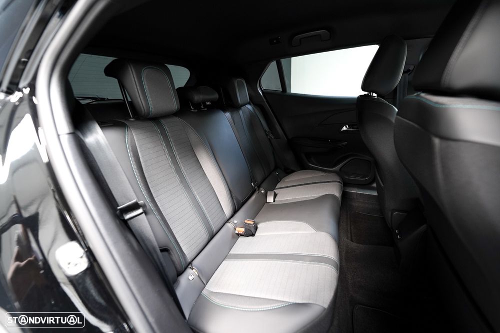 Peugeot 2008 1.2 PureTech Allure EAT8 - 20