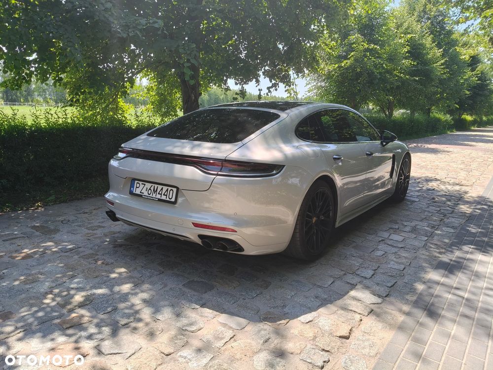 Porsche Panamera - 4