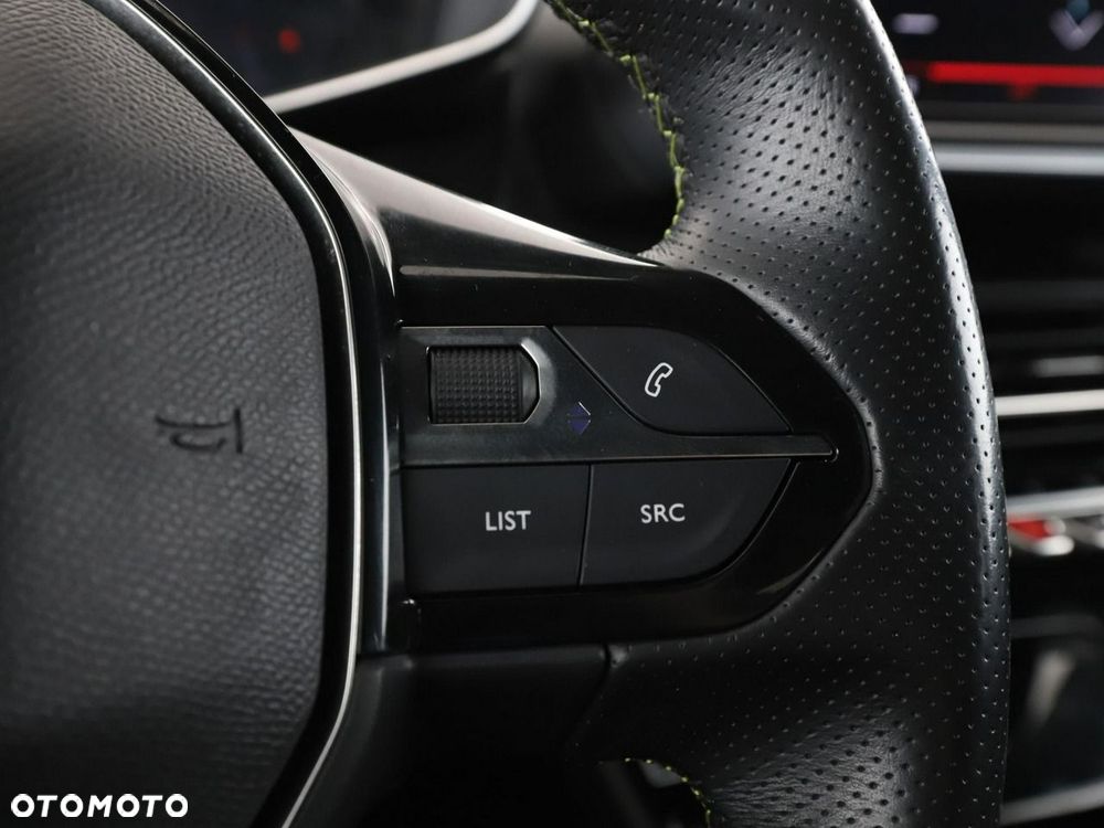 Peugeot 2008 1.2 PureTech GT Line S&S - 33