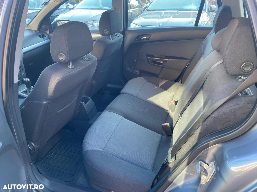 Opel Astra Classic Caravan 1.6i - 9