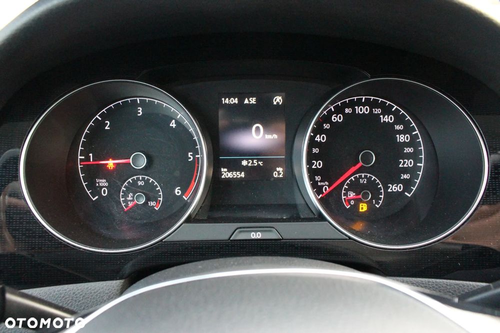 Volkswagen Golf 2.0 TDI SCR Comfortline - 12