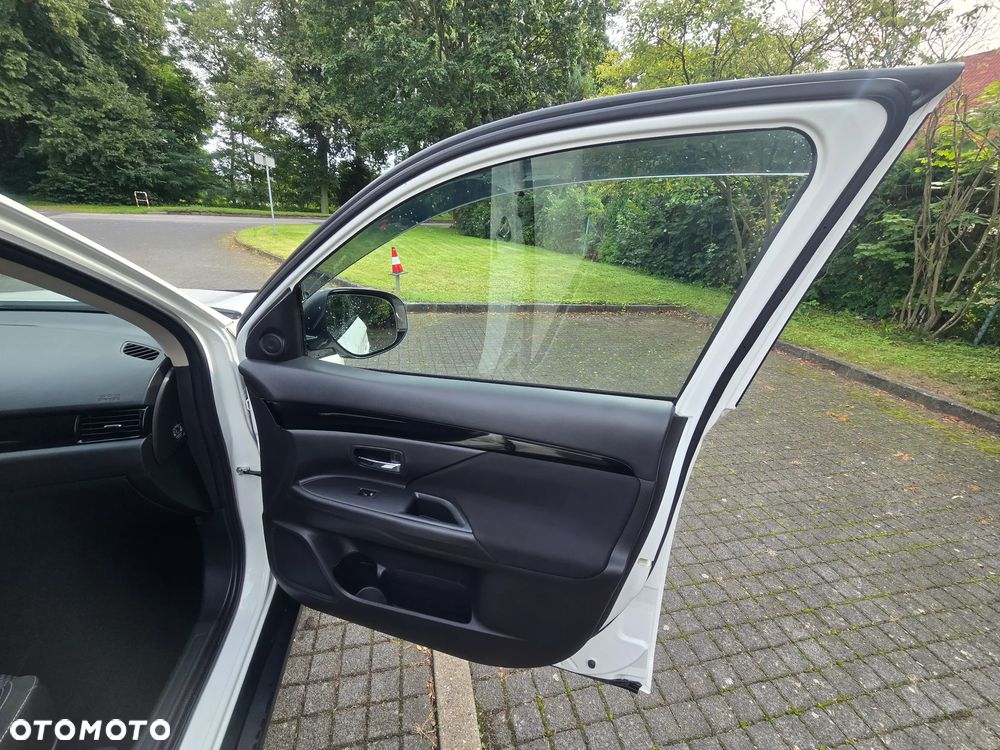 Mitsubishi Outlander 2.0 2WD CVT Active+ - 17
