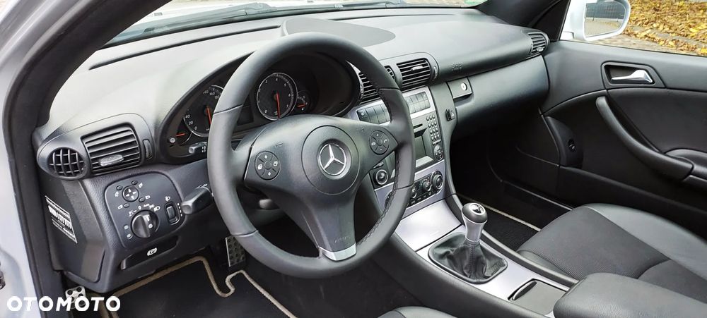 Mercedes-Benz CLC - 32