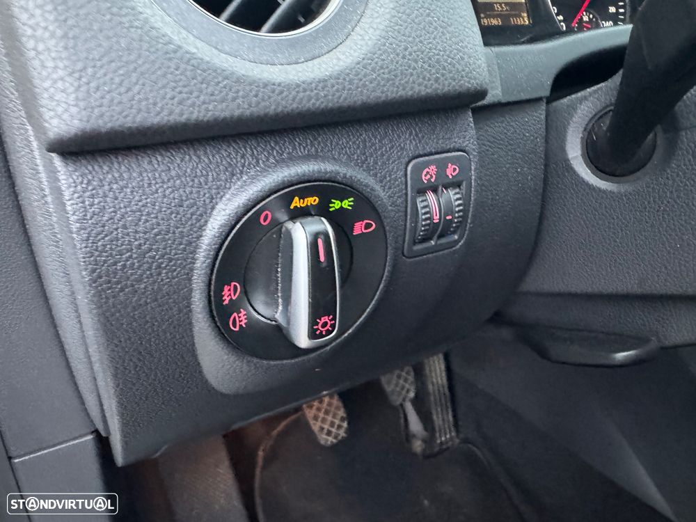 VW Tiguan 2.0 TDi Sport BlueMotion - 16