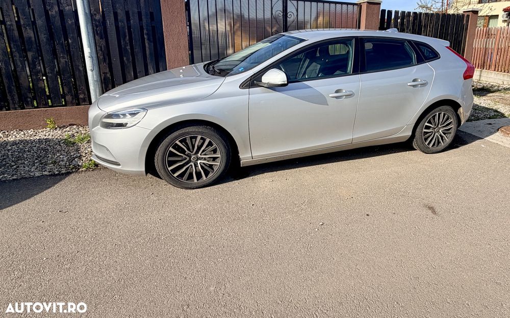 Volvo V40 D2 Aut. Momentum - 2