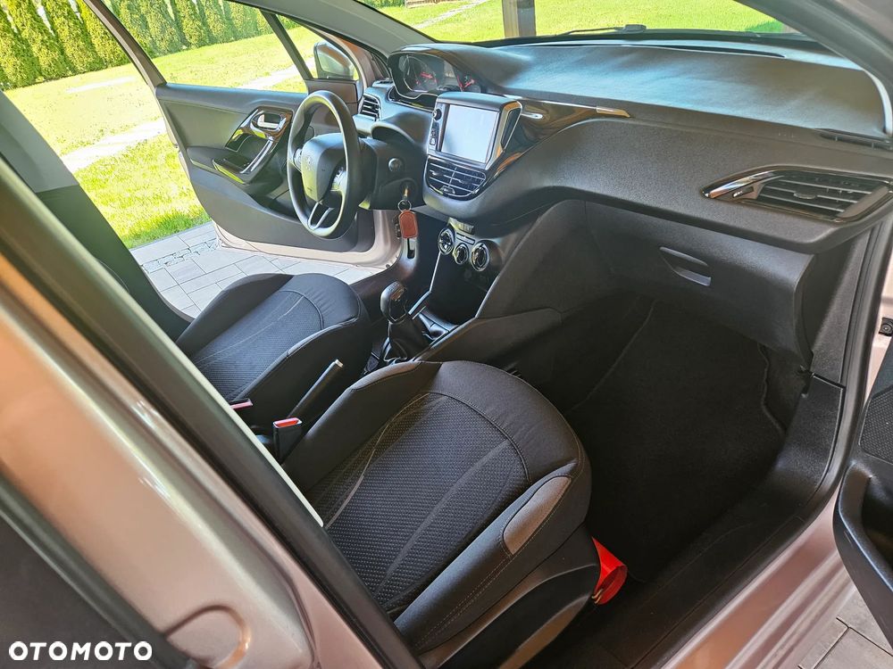 Peugeot 208 1.2 PureTech Allure - 5