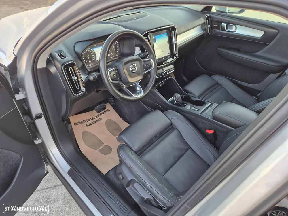 Volvo XC 40 2.0 D4 Momentum Plus AWD - 22