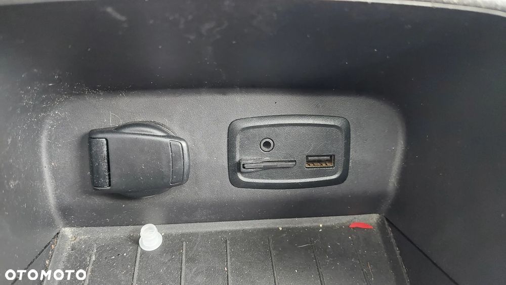 Renault Captur ENERGY dCi 90 EDC Initiale Paris - 16