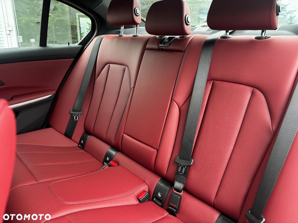 BMW Seria 3 320d mHEV M Sport - 14
