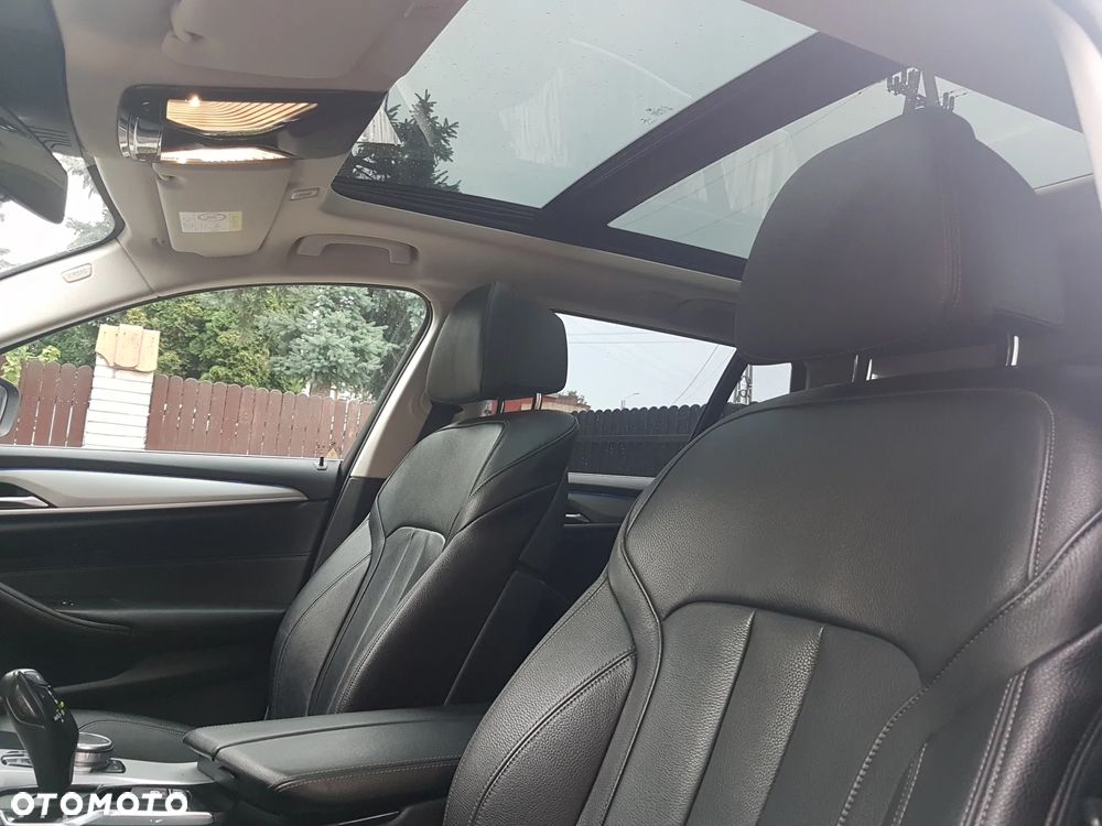 BMW Seria 5 530i xDrive GPF Luxury Line sport - 9